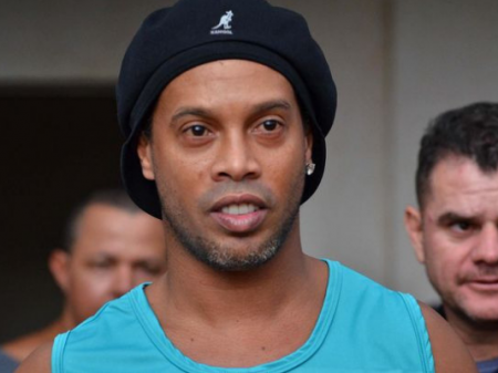 Ronaldinho Gaúcho é flagrado de forma inusitada antes de deixar prisão