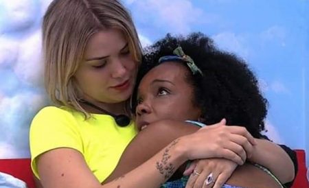 Ex-BBB Marcela revela que planeja conversar com Thelma sobre distanciamento no jogo