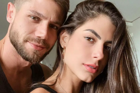 Mari choca público ao imitar posições sexuais com Jonas no BBB 2020