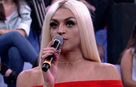 Pabllo Vittar faz críticas a atitude polêmica de homossexuais em quarentena