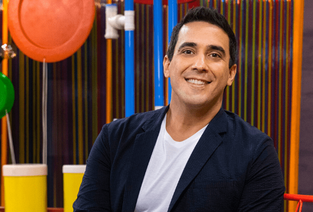 Globo anuncia mais reprises em abril e adia final do The Voice Kids