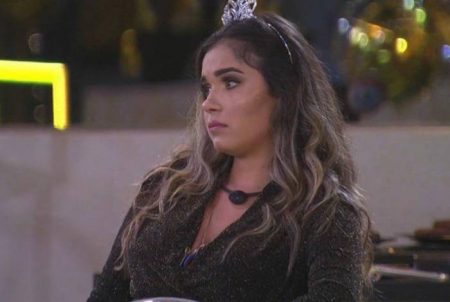 BBB 2020: Gizelly se decepciona com festa e chora