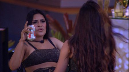 BBB 2020: Mari faz reclamação a Flayslane e recebe patada