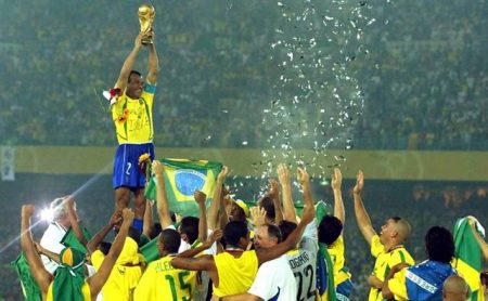 Globo vai reprisar Final da Copa do Mundo de 2002 no domingo de Páscoa