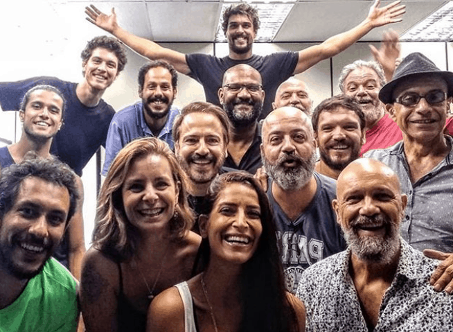 Record demite equipe de novela e atores tomam atitude comovente