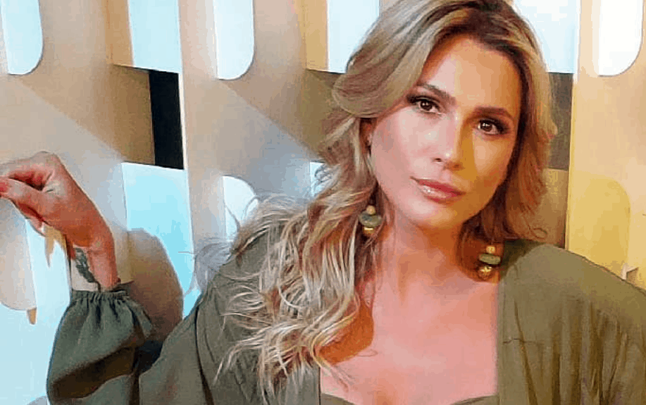 Fofocalizando toma atitude após fãs pedirem retorno de Lívia Andrade