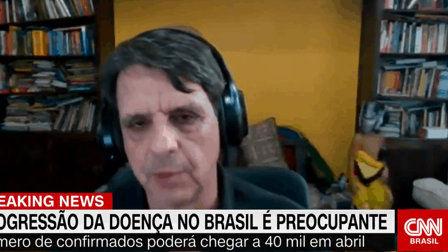 Garoto fantasiado de Pikachu invade entrevista ao vivo do pai na CNN Brasil