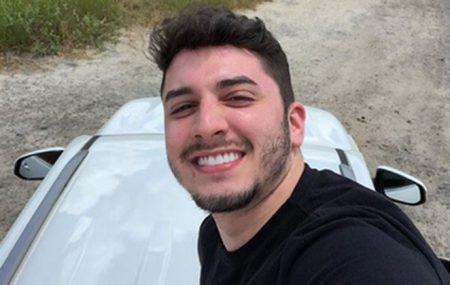 Jonas Esticado é acusado de roubo de música