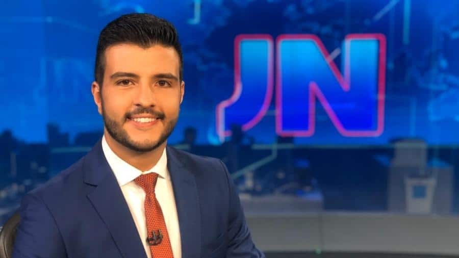 Primeiro âncora gay do JN, Matheus Ribeiro deixa a TV e decide entrar à política