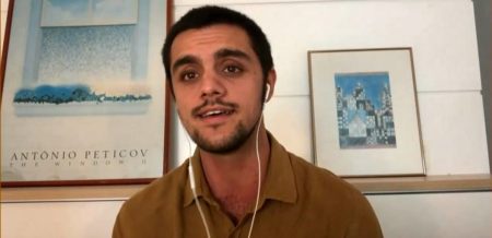 Felipe Simas desabafa sobre momentos difíceis após contrair coronavírus