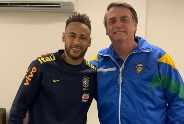 Neymar curte postagens contra governo Bolsonaro e equipe se pronuncia