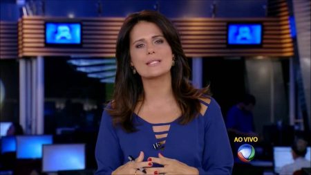 Aliança de Record e SBT com Bolsonaro causa mal estar e leva âncora ao choro