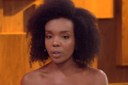 Thelma é surpreendida com bilhete de vizinhos na porta de casa após o BBB 2020