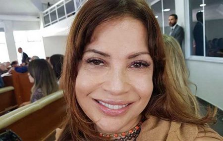 Eterna Garota do Fantástico, Isadora Ribeiro oferece serviços de presença virtual na quarentena