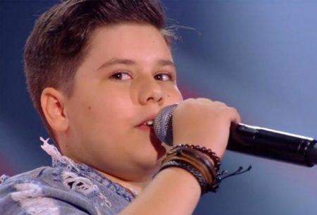 Irmã de cantor do The Voice Kids assassinado já foi presa