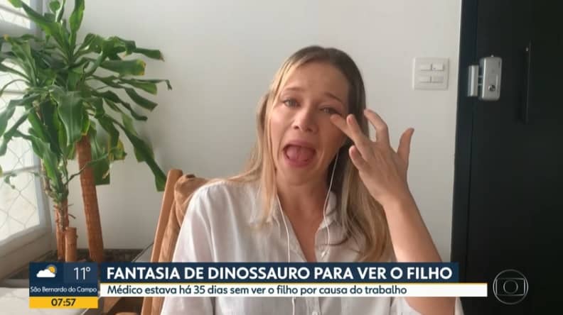 Repórter da Globo chora com reencontro entre médico e filho