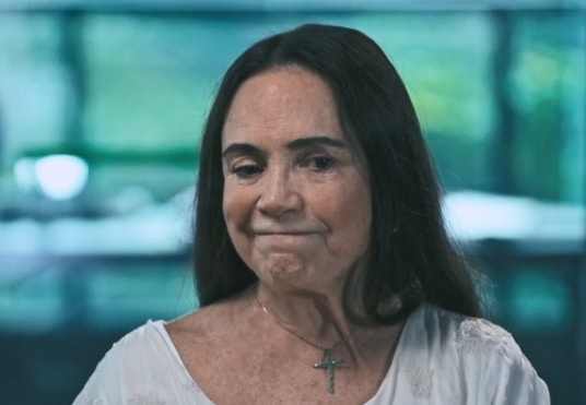 Autores da Globo assinam nota de repúdio contra Regina Duarte