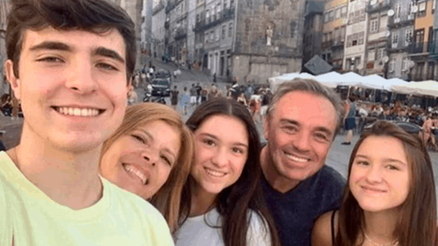 Filha de Gugu Liberato assume namoro nas redes sociais
