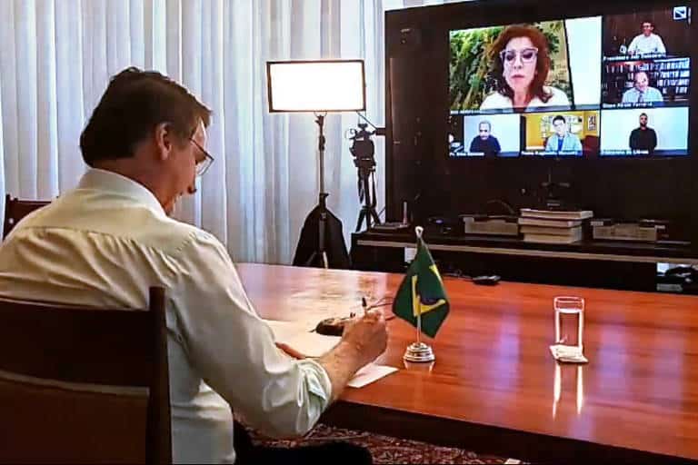Live de Bolsonaro com líderes religiosos e Iris Abravanel vira caso na Justiça