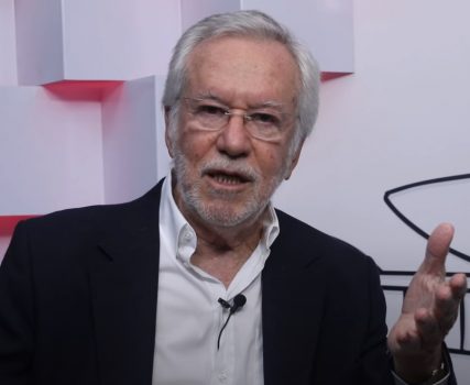 Alexandre Garcia sai em defesa de Bolsonaro e critica imprensa