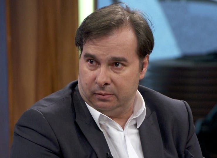 Rodrigo Maia se irrita e toma atitude com Anitta, Fernanda Lima e Dira Paes