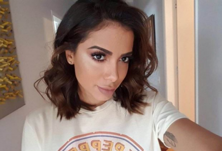 Anitta debate sobre consumo excessivo de carne e fala do peido da vaca
