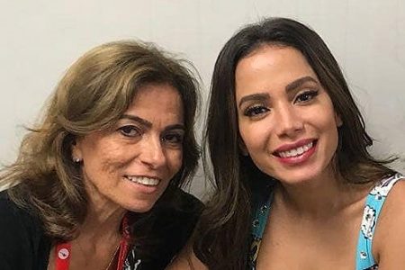 Acusada de abandonar a mãe no subúrbio, Anitta se manifesta