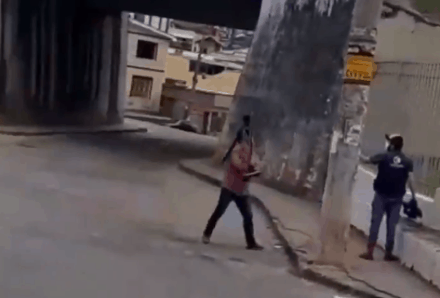 Empresário destrói câmera e agride repórter de afiliada da Globo