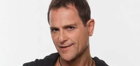Sylvinho Blau-Blau reúne artistas para live retrô