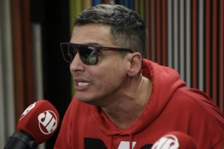 Pai de Leo Dias entra em cena após treta do filho com Anitta