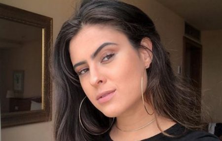 Hana Khalil é criticada por ter pelos nas axilas e desabafa