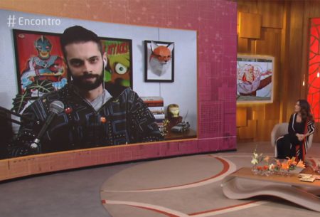 Cauê Fabiano volta ao Encontro e mostra visual diferentão no home office