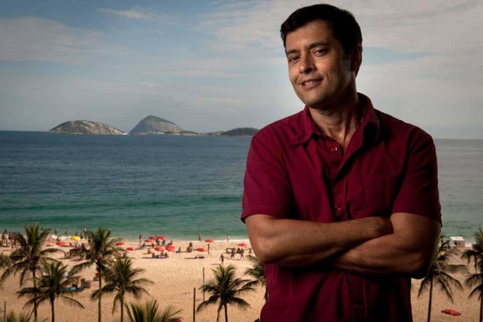 Tiago Santiago revela ter sido assediado por diretor conhecido da Globo