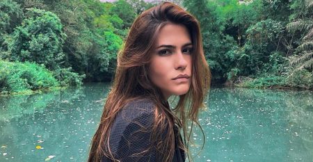 Solteira, Antonia Morais passa madrugada com Bruno Fagundes