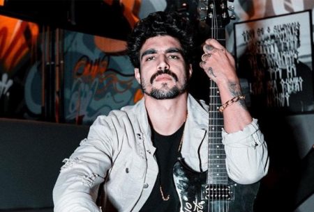 Caio Castro dá o que falar por causa de decoração de casa inusitada