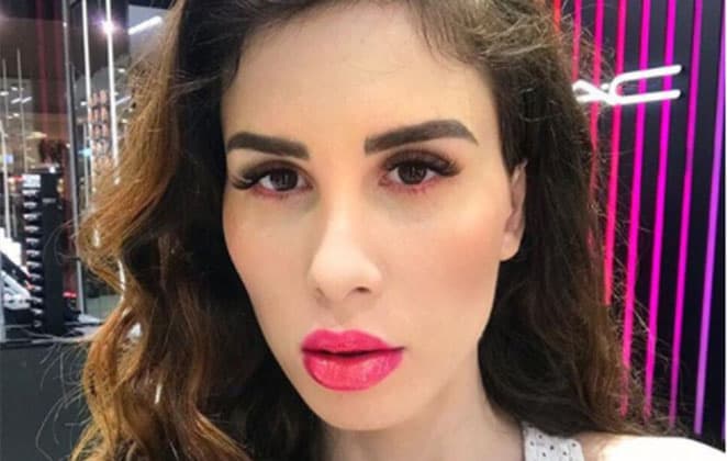 Camila Uckers faz revelação sobre sexo a três e relembra cirurgias