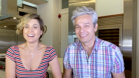 Otaviano Costa se derrete com clique “distraído” de Flávia Alessandra