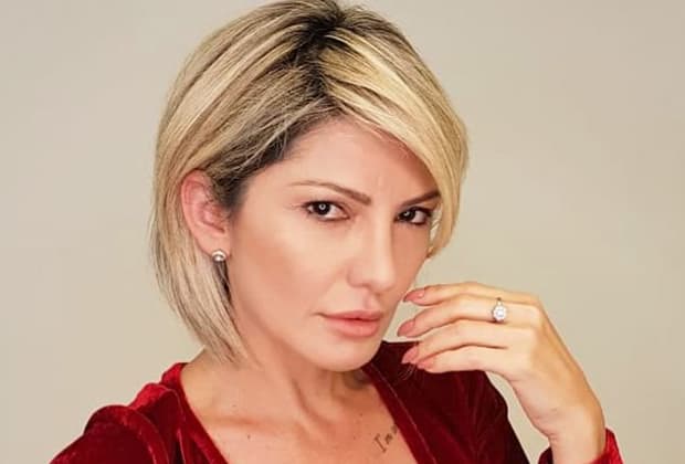 Antonia Fontenelle reage contra atitude de Sonia Abrão ao ouvir seu nome