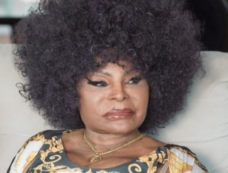 Elza Soares lança nova música e desabafa sobre racismo