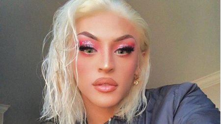 Pabllo Vittar exibe pernões em foto ousada e tira seguidores do sério