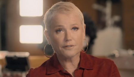Xuxa desabafa e diz que já foi chamada de garota de programa