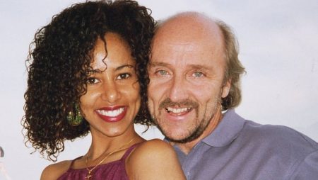 Após dois anos separados, Hans Donner sai da casa de Valeria Valenssa