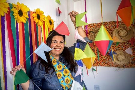 Globo promove festa junina em live com Fabiana Karla e sertanejos