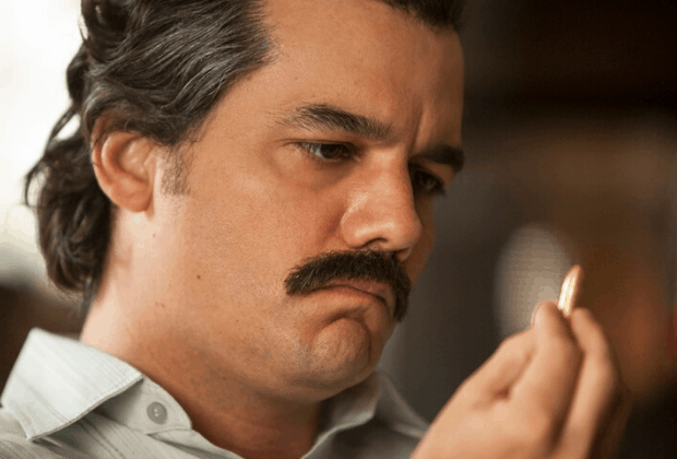Wagner Moura ataca de diretor em nova temporada de Narcos: México