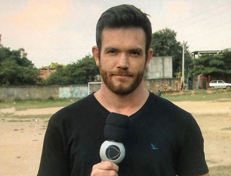 Repórter da Record posta vídeo rebolando ao som de Anitta e dá o que falar