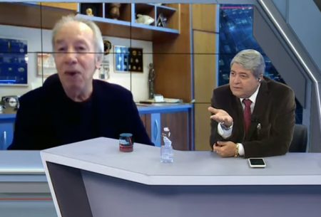 Datena surpreende, comete gafe e dá bronca em entrevistado errado