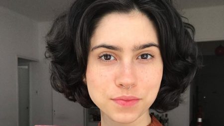 Olivia Torres desabafa e revela primeiro beijo em uma menina