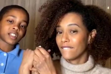 Filho de Taís Araújo invade live da mãe e rouba a cena