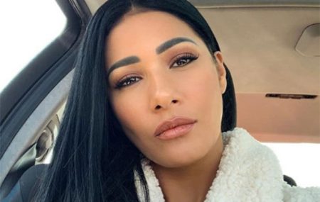 Simaria faz pose sexy com look decotado e enlouquece a web