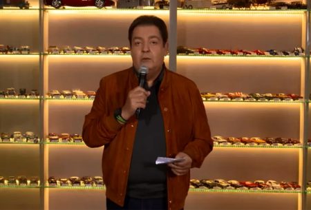 Faustão choca com coleção de carrinhos e revela detalhes da infância